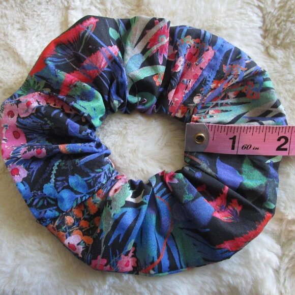 Liberty of London Art Fabric Scrunchie - Picture 2 of 9